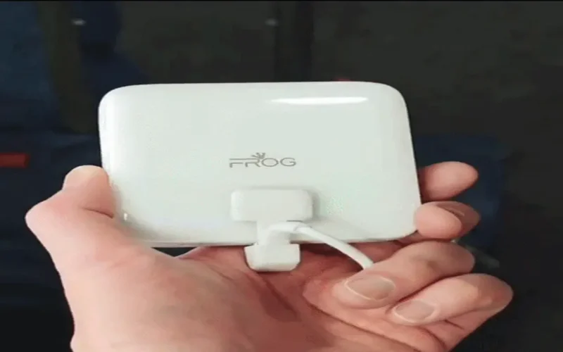 هاتف ذكي فريد يدمج وحدة تحكم ألعاب دوارة مدمجة